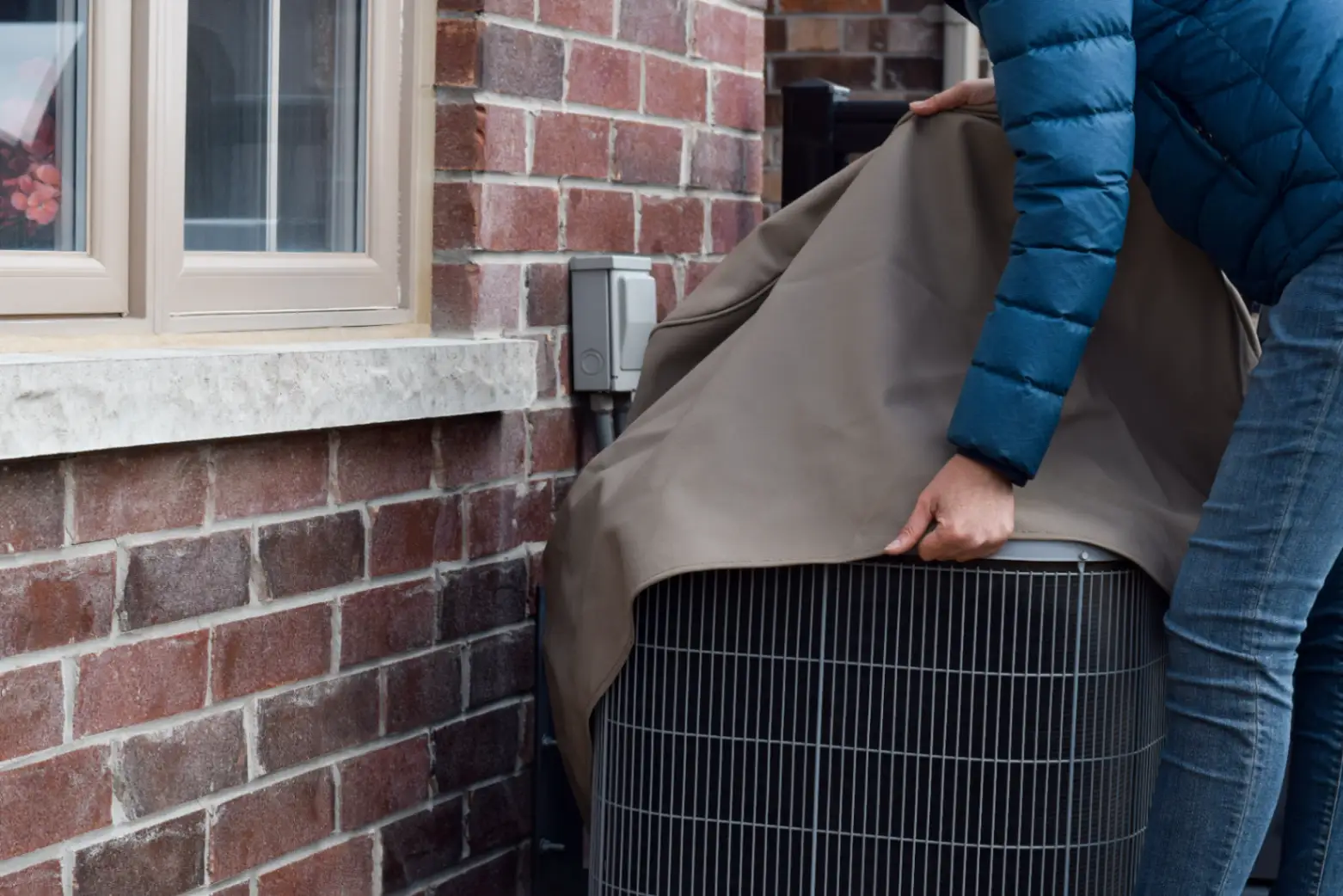 What Size AC Unit Do I Need? (Sizing Guide & Tonnage Chart)